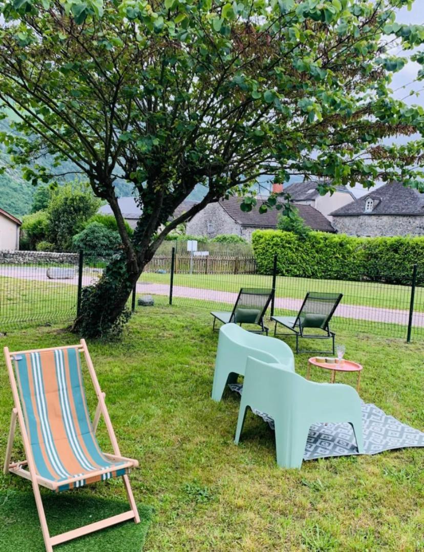 La Suite Unique - Le Jardin Sur Les Pyrenees- Vue Panoramique Montagne -Jardin Cloture Prive De 100M2-Parking-Linge De Lit Et Serviettes Compris- Bielle Kültér fotó