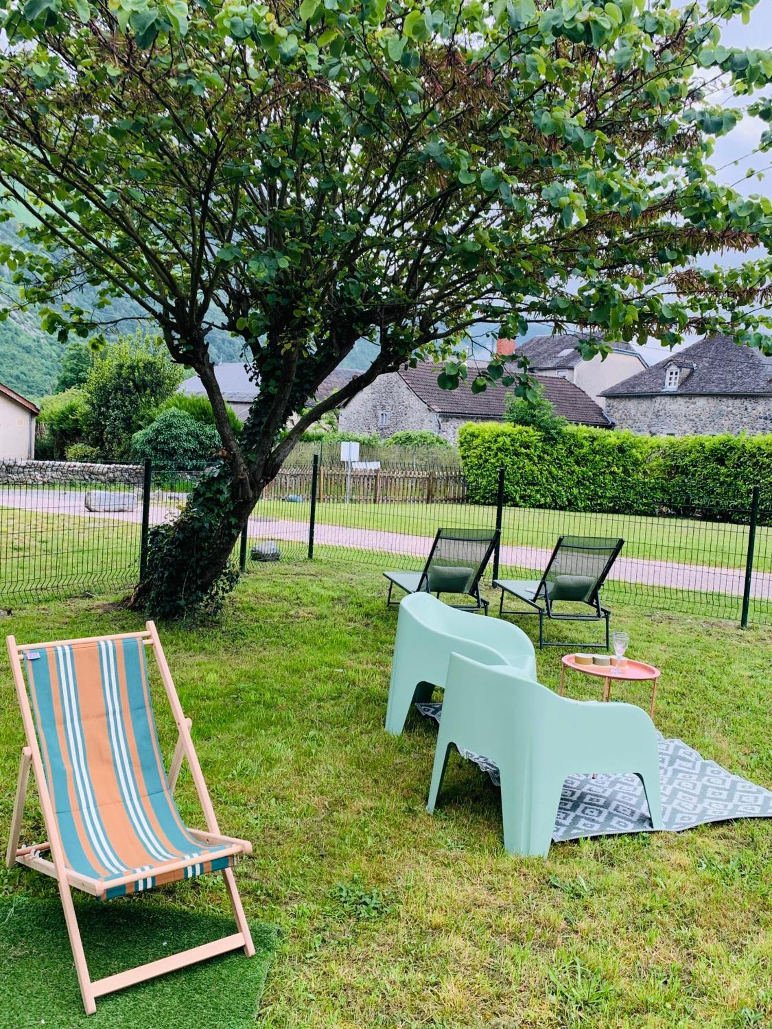 La Suite Unique - Le Jardin Sur Les Pyrenees- Vue Panoramique Montagne -Jardin Cloture Prive De 100M2-Parking-Linge De Lit Et Serviettes Compris- Bielle Kültér fotó