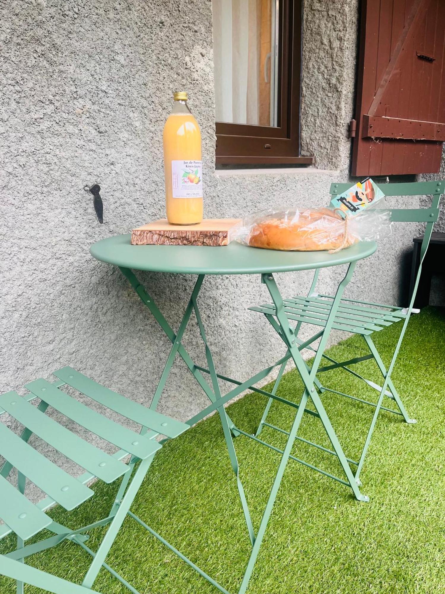 La Suite Unique - Le Jardin Sur Les Pyrenees- Vue Panoramique Montagne -Jardin Cloture Prive De 100M2-Parking-Linge De Lit Et Serviettes Compris- Bielle Kültér fotó