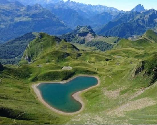 La Suite Unique - Le Jardin Sur Les Pyrenees- Vue Panoramique Montagne -Jardin Cloture Prive De 100M2-Parking-Linge De Lit Et Serviettes Compris- Bielle Kültér fotó