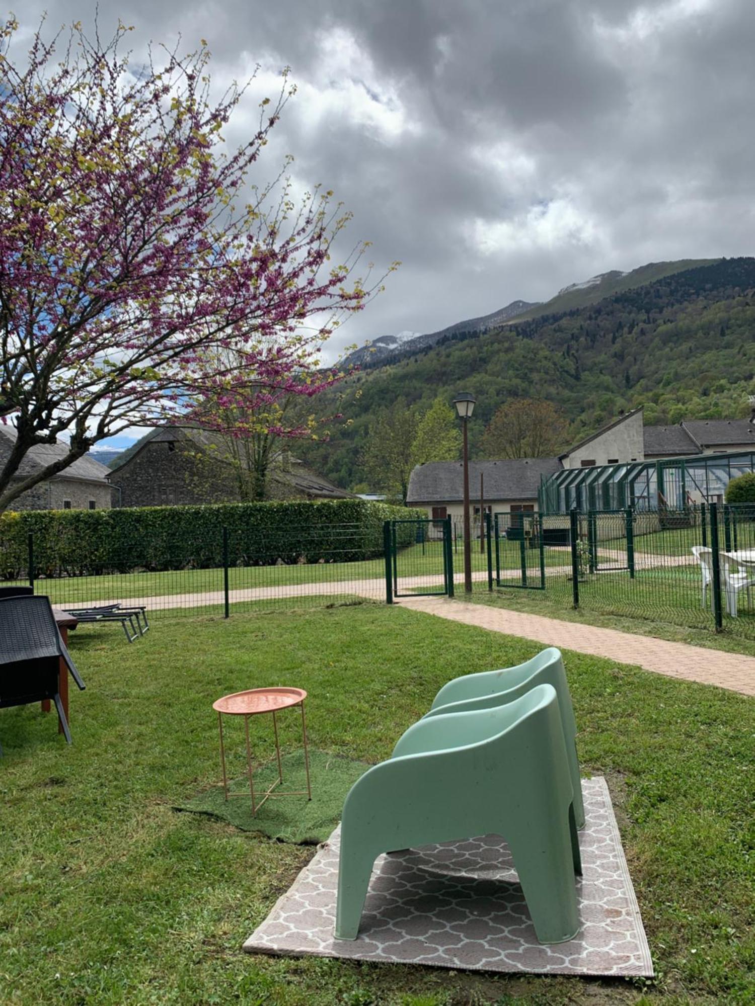 La Suite Unique - Le Jardin Sur Les Pyrenees- Vue Panoramique Montagne -Jardin Cloture Prive De 100M2-Parking-Linge De Lit Et Serviettes Compris- Bielle Kültér fotó